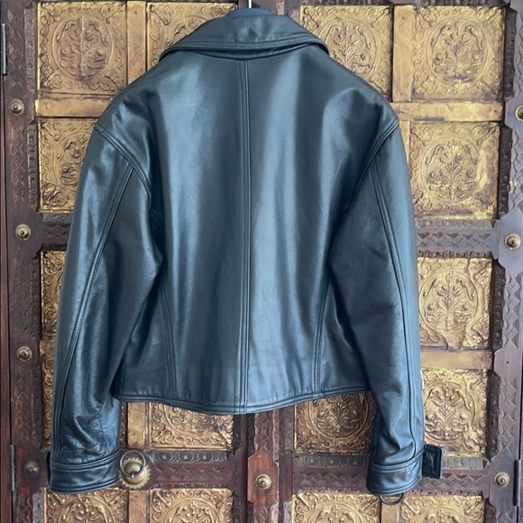 Leather jacket - Picture 4 of 10